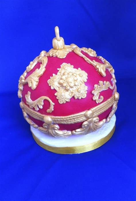 Christmas Bauble Cake - Decorated Cake by Sonia - CakesDecor