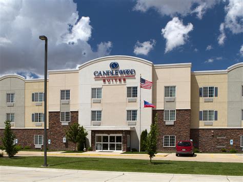 Hotel near University of Illinois | Candlewood Suites Champaign-Urbana ...