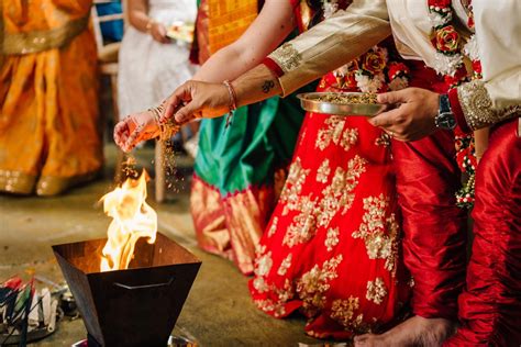 What is a Hindu ceremony? (With images) | Hindu ceremony, Hindu wedding ...