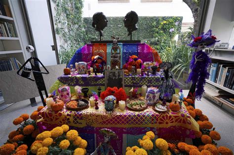 How to make an ofrenda, or altar, for Día de los Muertos : NPR