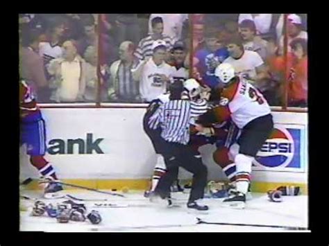 Ron Hextall attacks Chelios 1989 - YouTube