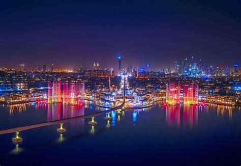 Palm Fountain Show at Pointe, Dubai: The Biggest Fountain The World ...