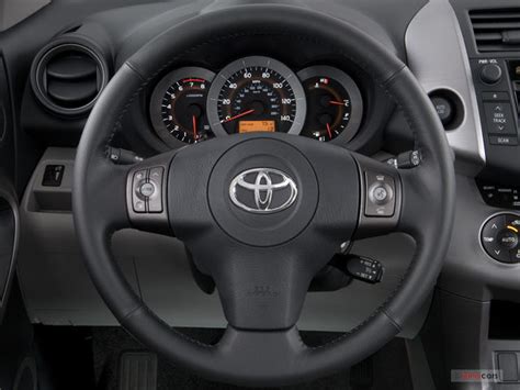 2007 Toyota RAV4: 11 Interior Photos | U.S. News