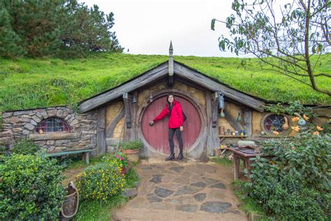 Hobbiton Movie Set Tour Lord of The Rings Matamata hobbit entrance ...