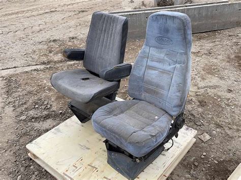 Peterbilt Truck Seats - Smith Sales Co. Auctioneers