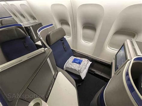 Best Seats On United Polaris Business Class Review 777 200lr Seat Map ...