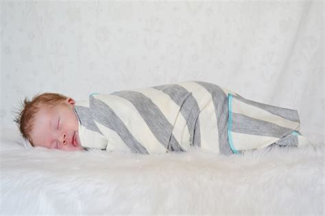 Striped swaddle blanket. Baby boy. Stretchy swaddler. Size: