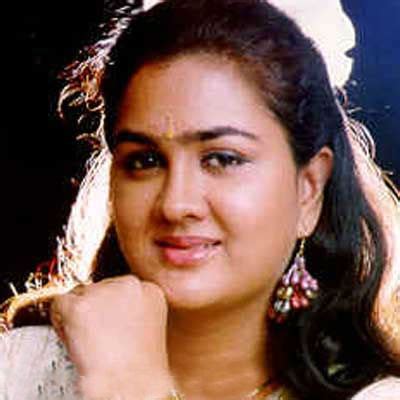 Urvashi : Kannada Actress Age, Movies, Biography, Photos