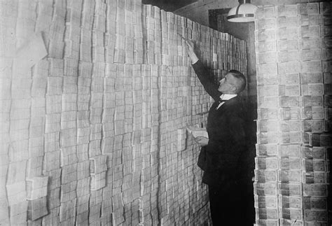 Using banknotes as wallpaper during German hyperinflation, 1923 - Rare ...