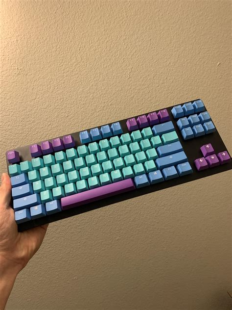 Huntsman TE with Frozen Llama Keycaps : r/razer