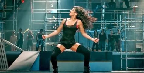 Dhoom 3 Katrina Kaif Kamli Full Video Song HD - LazyDyude