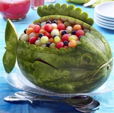 Angelgirlpj: Carving a Watermelon into a Fish