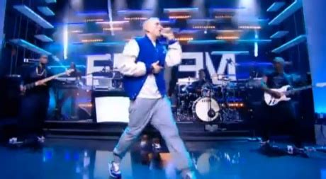 Eminem "Berzerk" (live on 'Le Grand Journal') | Exclaim!