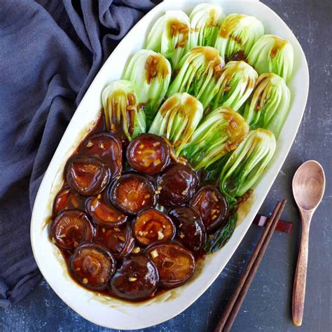 Braised Mushroom with Bok Choy (香菇菜心) - Red House Spice