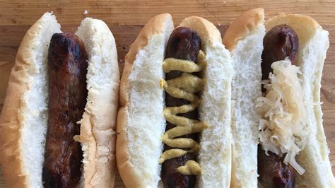 How to cook brats this Memorial Day: Science says don't parboil