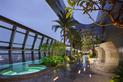 Hilton Taipei Sinban Pool: Pictures & Reviews - Tripadvisor