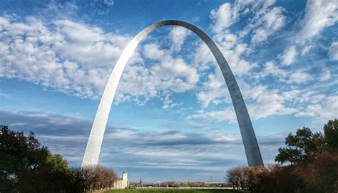 The Gateway Arch : Saint Louis Missouri | Visions of Travel