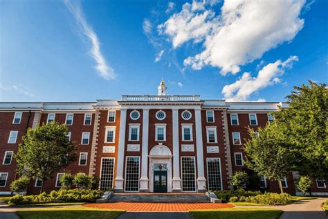 Allergy-Friendly Campus Guide: Harvard University - Spokin