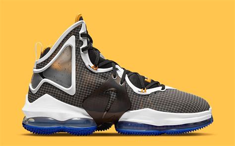 Official Images // Nike LeBron 19 "Hardwood Classic" | HOUSE OF HEAT