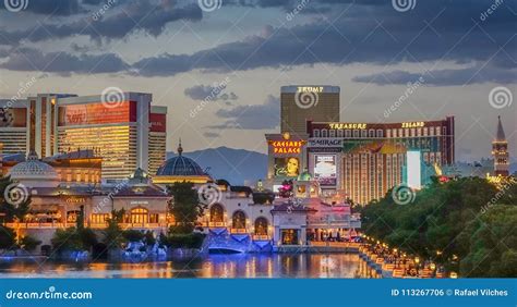 View of a Sunset on the Las Vegas Skyline Editorial Photo - Image of ...