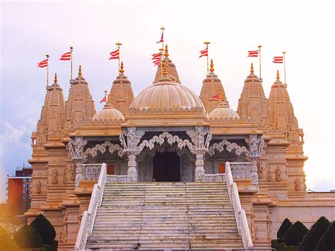 Hindu Temples in London for Lord Hanuman Darshan