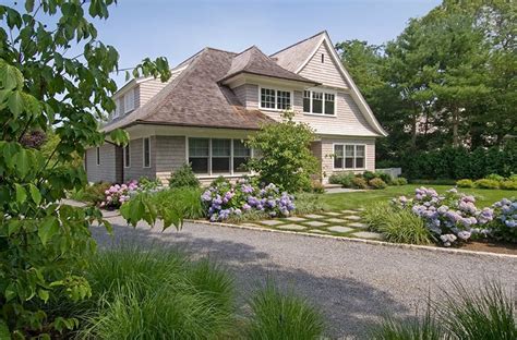 Farmhouse Landscaping Dos & Don’ts - Landscaping Network