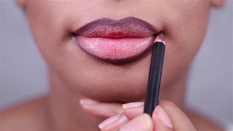 Apply Lip Liner After Lipstick | Lipstutorial.org