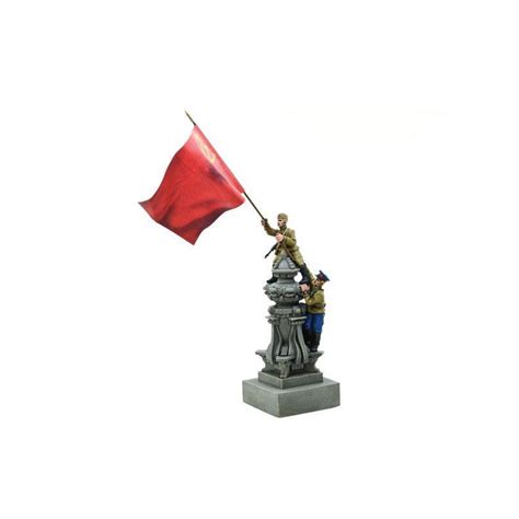 Russian Soviet flag raising vignette! 28mm WWII Terrain WARLORD ...