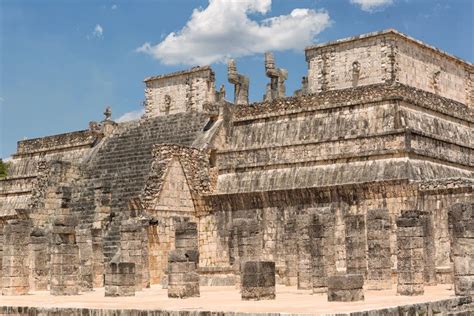 Temple of the Warriors at Chichen Itza Stock Image - Image of ...