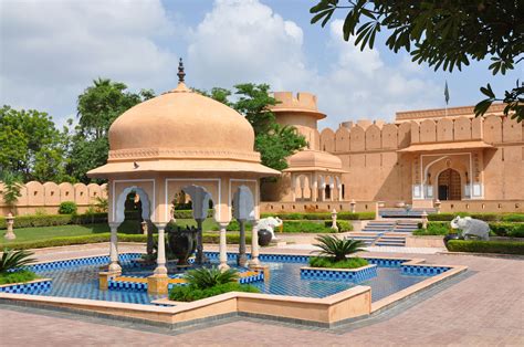 The Oberoi Rajvilas Jaipur, India | Hoteis, Arquitetura histórica, Casas