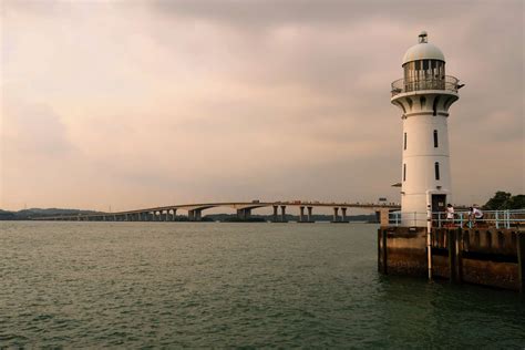 Raffles Marina Lighthouse Walk - A beautiful sunset spot