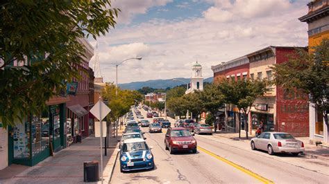 Great Small Towns to Explore in Virginia's Blue Ridge Mountains | Salem ...