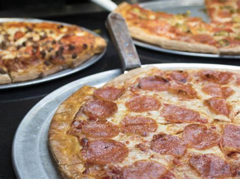 Locals sent into a pizza panic following sale of Austin's Mr. Gatti's ...