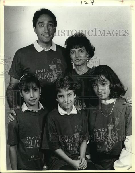 1986 Mayor Henry Cisneros family & in center Tabitha Keller - Historic ...