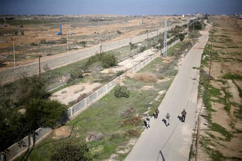 Israeli Military Revises Call on Gazans to Flee to Egypt