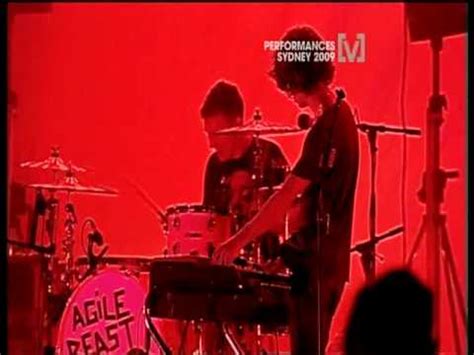 Arctic Monkeys - Red Right Hand (Live Cover Big Day Out 2009) - YouTube