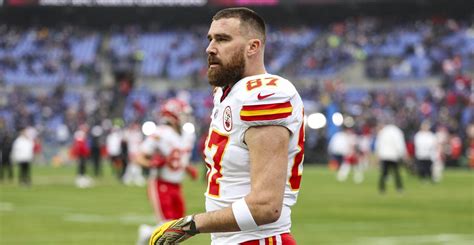 Travis Kelce Rejects Viral Headline Crediting Him For Fade Haircut ...