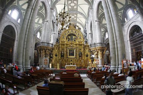 The interior of the Mexico City Metropolitan Cathedral in Mexico City ...