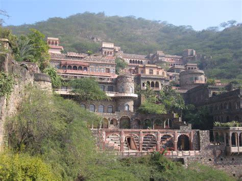 Neemrana Fort, Rajasthan | Being Traveler