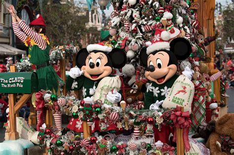 Disney Parks Magical Christmas Day Parade: Time, channel, livestream ...