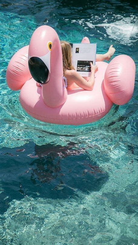 The One Thing Every Fashion Girl Needs This Weekend | Cool pool floats ...