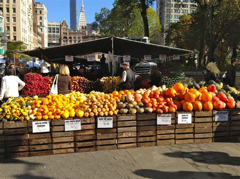 Union Square Greenmarket | Union square greenmarket, Union square nyc ...