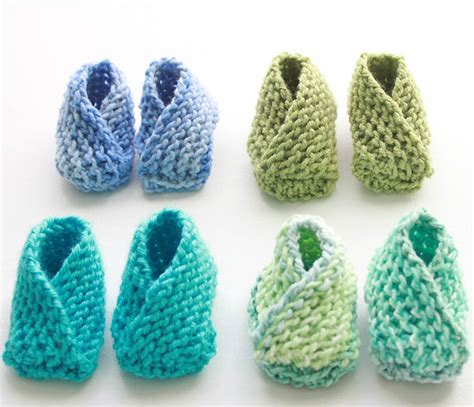 Easiest Baby Booties Ever! [knitting pattern] - Gina Michele