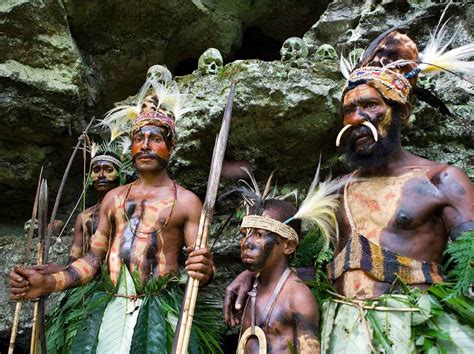 Papua: jungles tribes and cannibalism