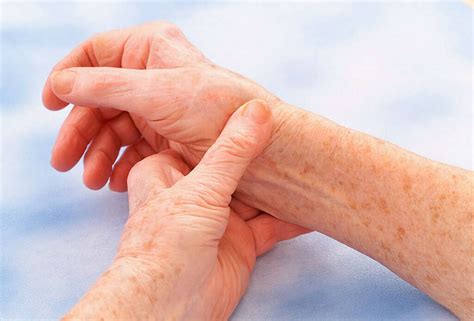 Wrist Pain: 10 Causes of Wrist Pain