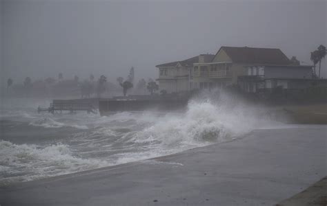 Hurricane Harvey Photos: Pictures of Storm, Damage, Flooding | Heavy.com