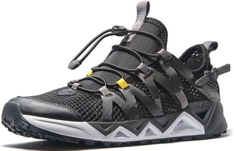 18 Best Hiking Shoes For Flat Feet [Men & Women - 2022]