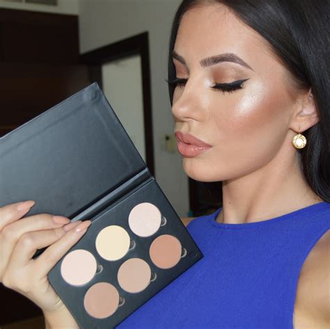 Anastasia Beverly Hills Contour Kit | LAURA BADURA