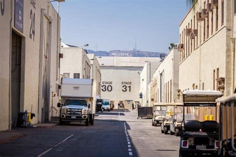 Paramount Pictures Studio Tour: visit the famous set in Hollywood