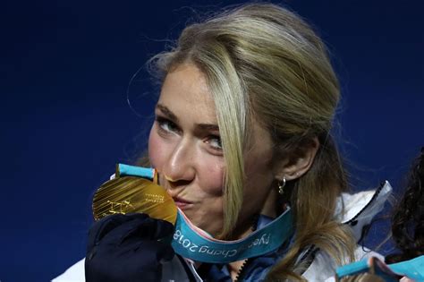 Mikaela Shiffrin Wins Gold in Giant Slalom Olympics 2018 | POPSUGAR Fitness